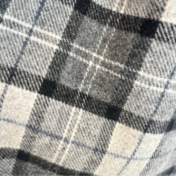 NEW Italian Woollen Treasures 100% Wool Scarf 11”x70” - Picture 3 of 7